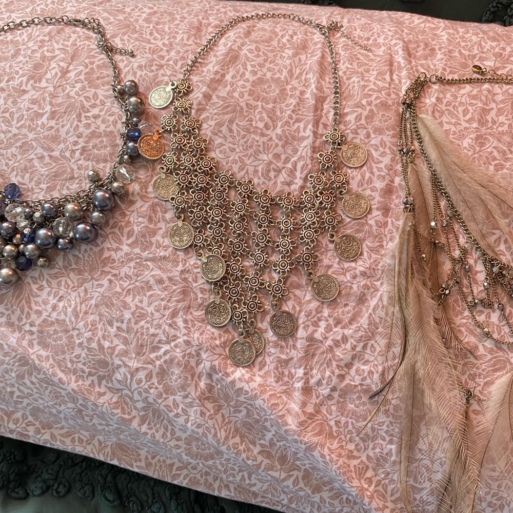 Accent necklace bundle - Picture 3 of 5